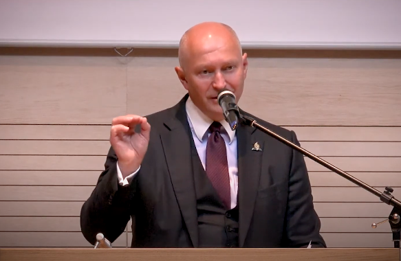 Radim Passer: Muselo se narodit dítě (6. června 2020)